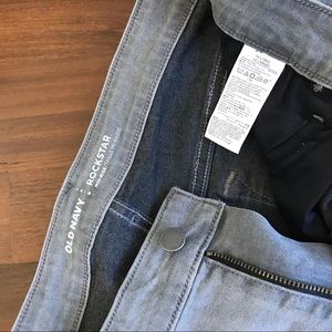 14 Long Grey Old Navy Rockstar Skinny Jeans
